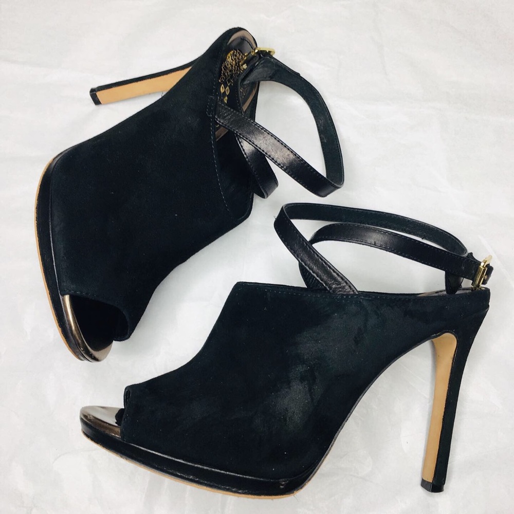 Vince Camuto Resina Heels